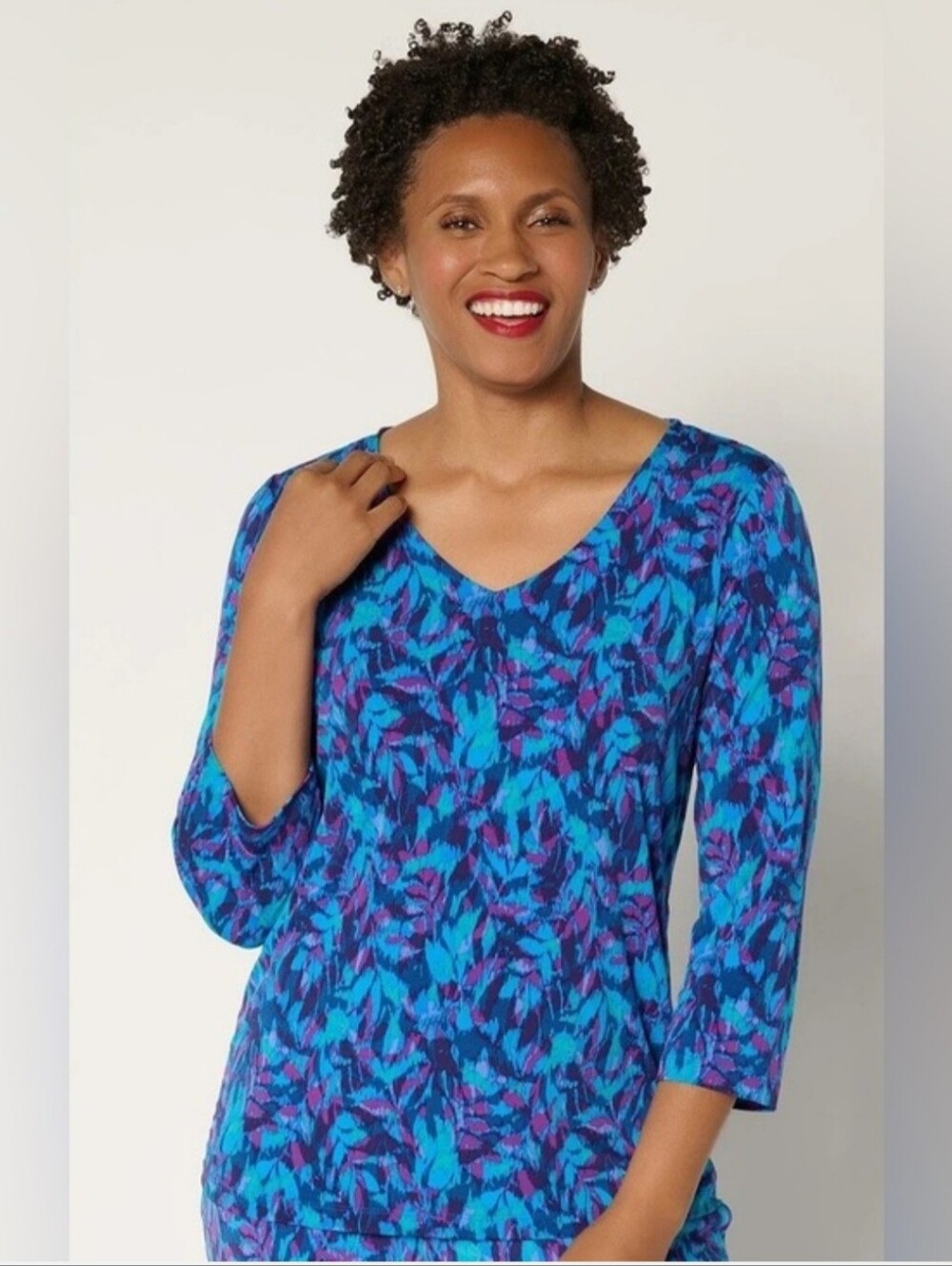 Susan Graver Printed Liquid Knit V-neck Top XL